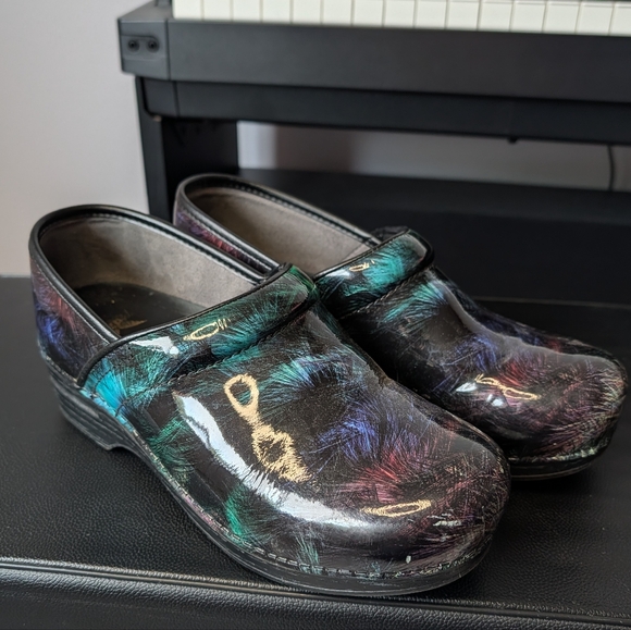 Dansko Shoes - Dansko Professional Clogs | Size 40‎ | Galaxy Print Patent Leather | EUC